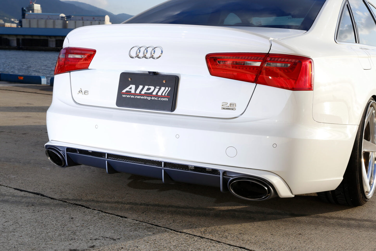 Audi A6 (4G MC前) NEWING Alpil Original Rear Diffuser マフラーカッター付