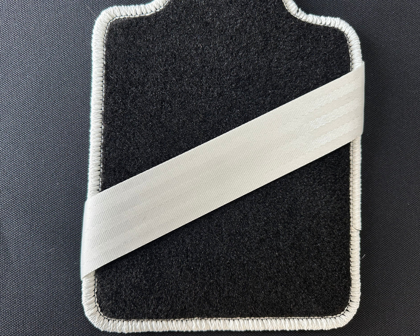 カラーシートベルト＆フロアマットスペシャルセット　（2本+4枚組）