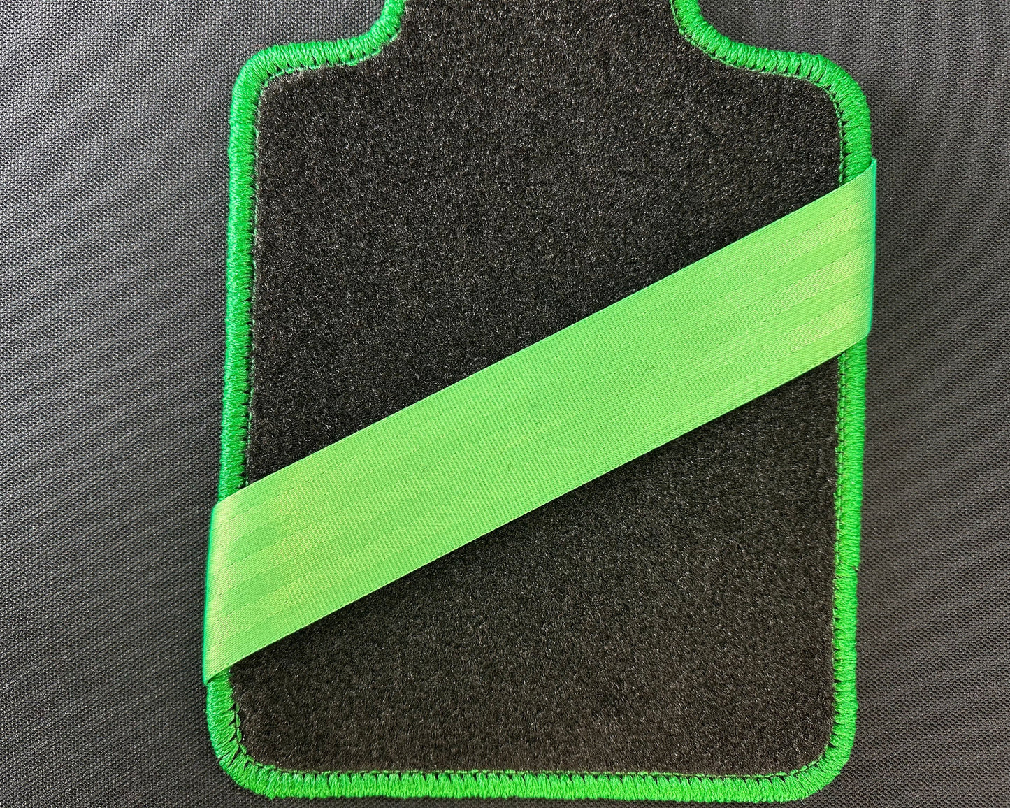 カラーシートベルト＆フロアマットスペシャルセット　（2本+4枚組）