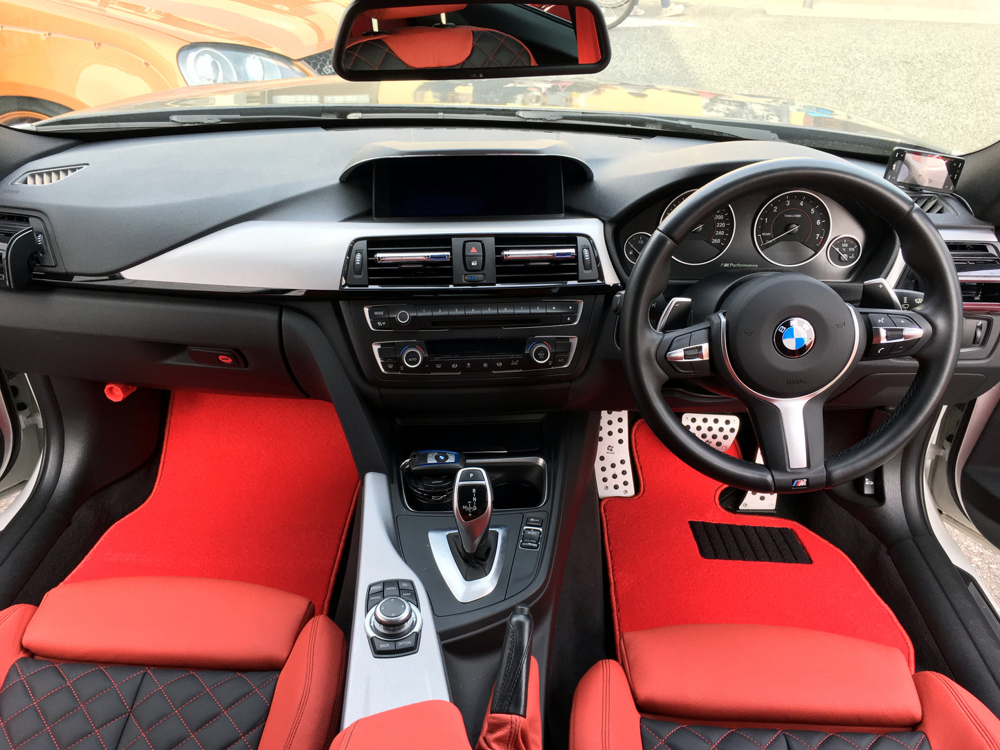 輸入車【カラーセレクト】NEWINGフロアマット