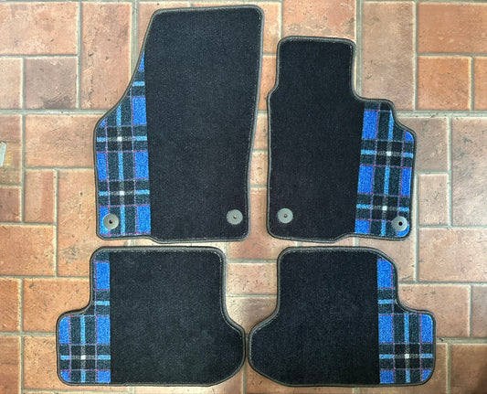 輸入車【神戸タータン】NEWINGオリジナルデザインフロアマット