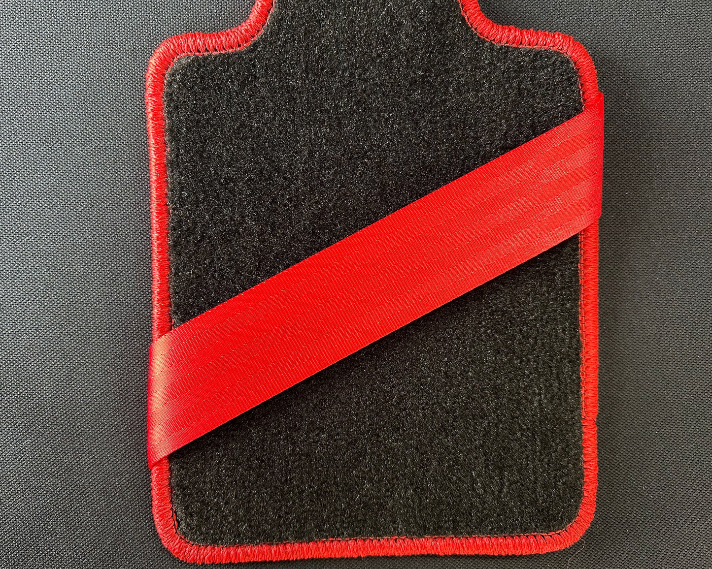 カラーシートベルト＆フロアマットスペシャルセット　（2本+4枚組）