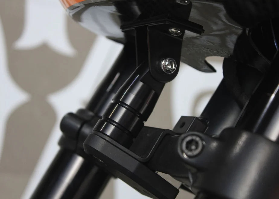 【OZbyNEWINGオリジナル】フロントカウル専用　純正ハンドル対応カウルステー