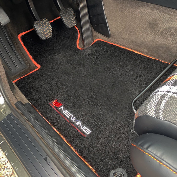 輸入車【NEWINGロゴ刺繍入り プレミアム 】オリジナルフロアマット