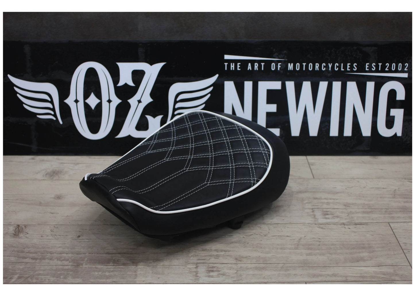 【OZbyNEWINGオリジナル】RH1250S Sportster S 専用シートカバー｜高精度フィット＆6色パイピングカスタム