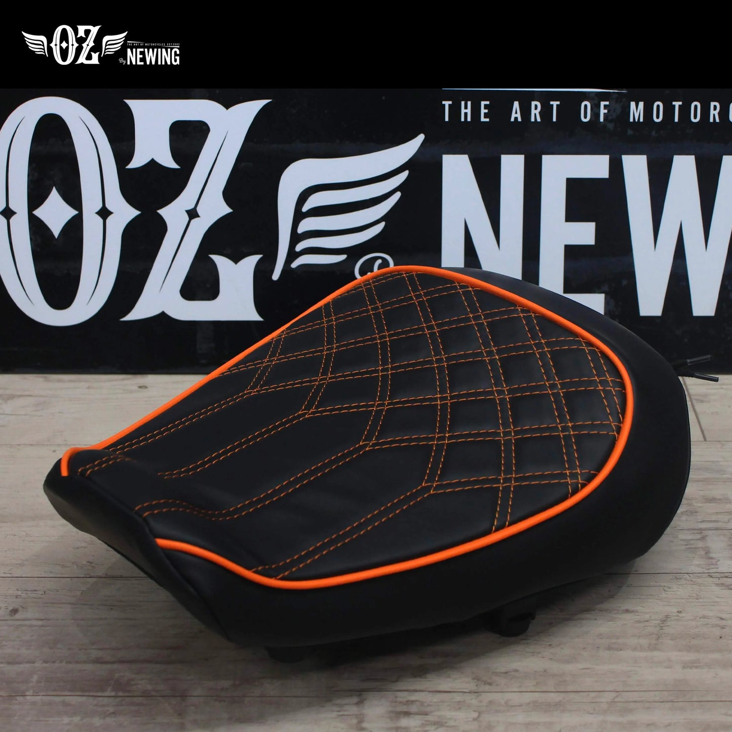 【OZbyNEWINGオリジナル】RH1250S Sportster S 専用シートカバー｜高精度フィット＆6色パイピングカスタム